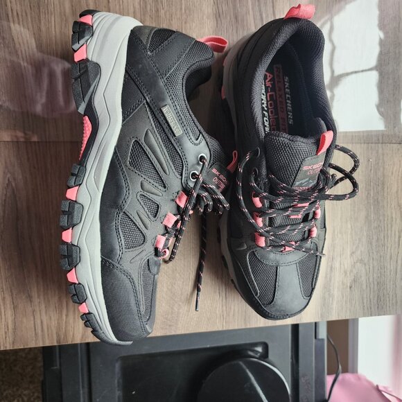 Ladies Black & Pink Waterproff Skechers Size 9 NEW - Picture 6 of 11